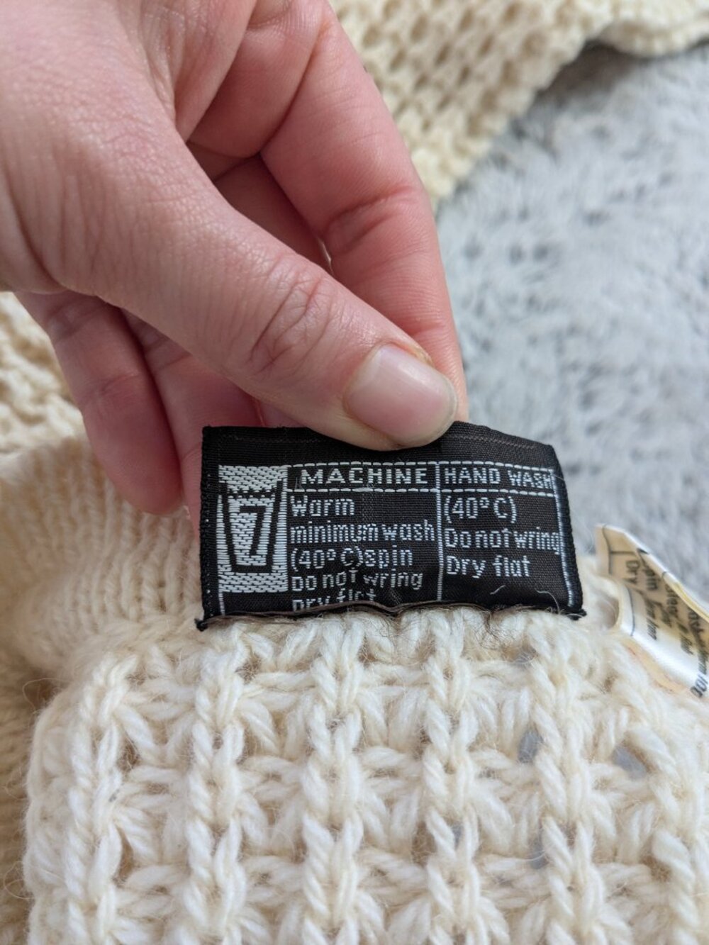 Gaeltarra Irish Cream Cardigan Sweater Chunky Size Large Pockets Buttons - Picture 3 of 8